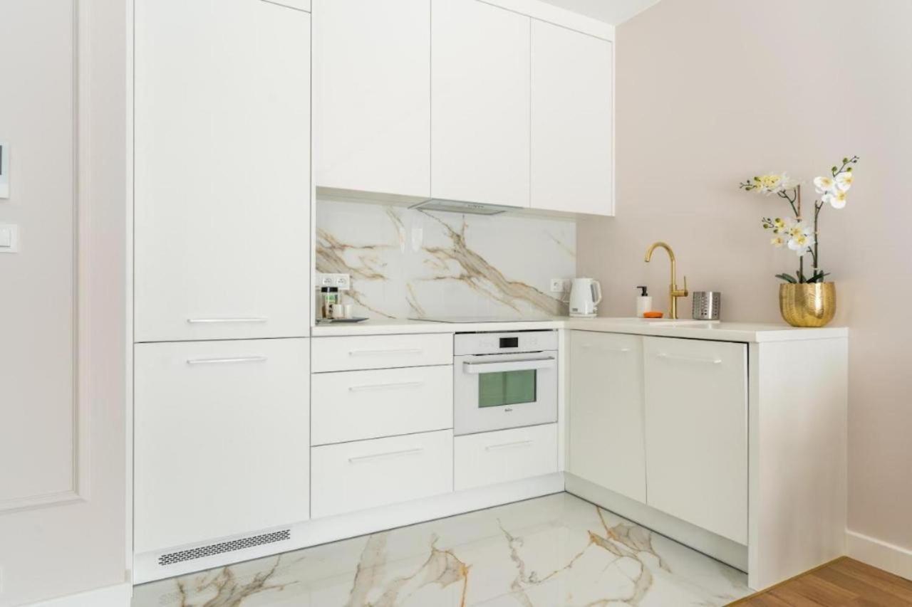 Apartament Mennica Residence - Golden Apartments - Comfortable And Stylish Warszawa Eksteriør bilde