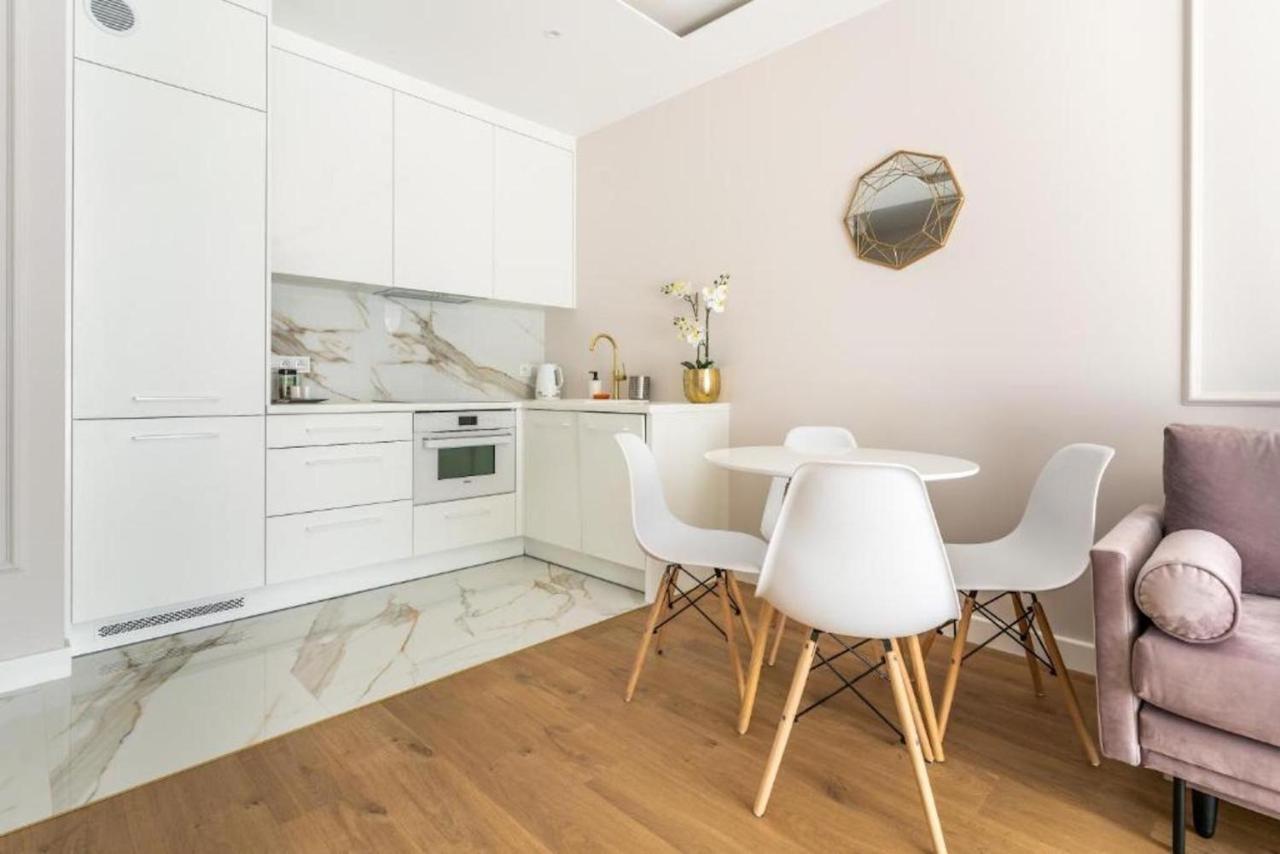 Apartament Mennica Residence - Golden Apartments - Comfortable And Stylish Warszawa Eksteriør bilde